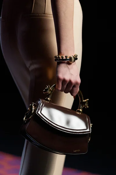 Look 4